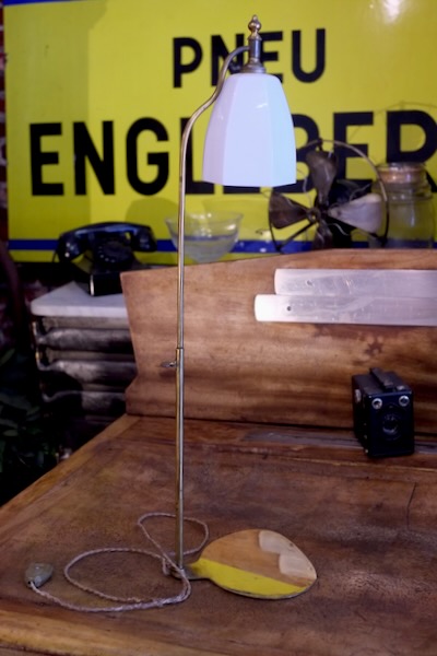 lampe en laiton et opaline art deco